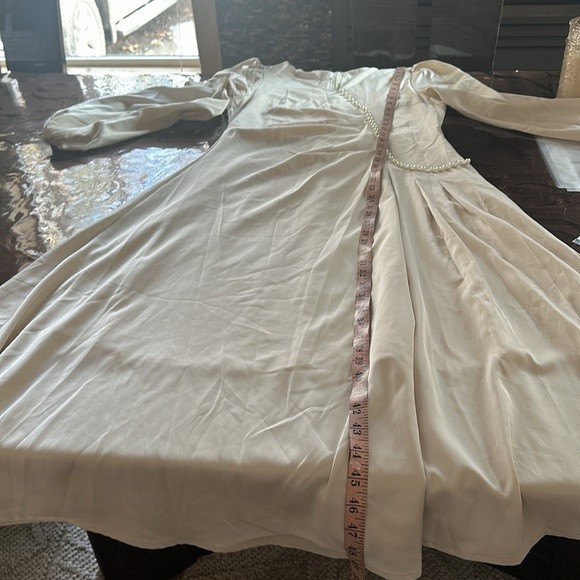 Elegant Cream Dress - Picture 7 of 8